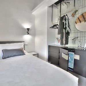 Kleine Kamer met een King Size Bed